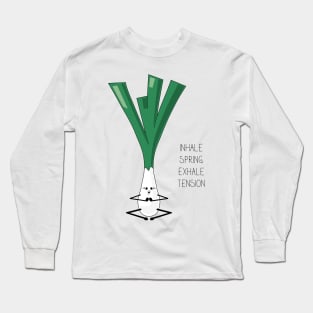 Green garlic practicing yoga funny illustration Long Sleeve T-Shirt